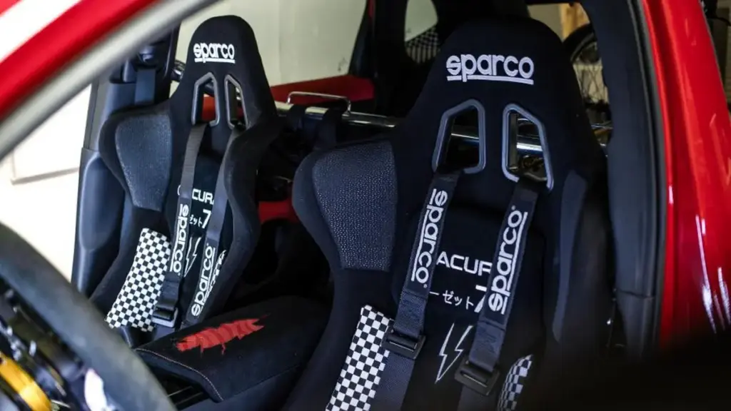 Acura представила унікальний кросовер ADX CZ-77 Concept у стилі Vans