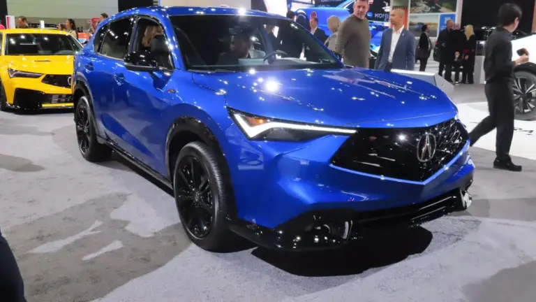 Acura представила унікальний кросовер ADX CZ-77 Concept у стилі Vans