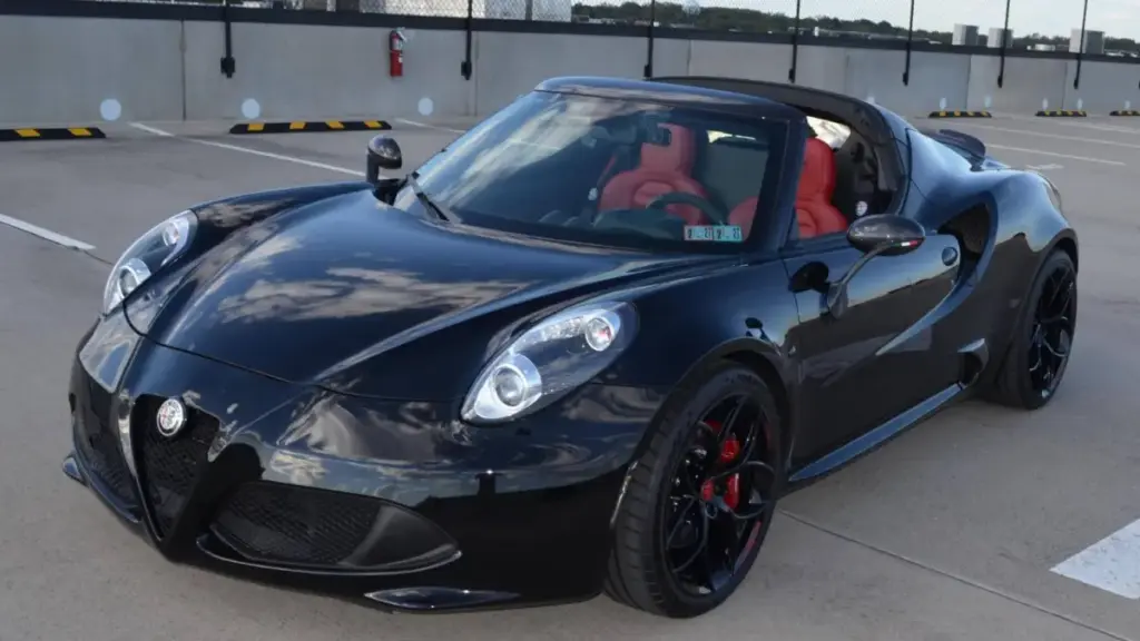 Alfa Romeo 4C Spider не змогла знайти нового покупця на онлайн-аукціоні