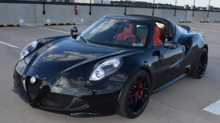 Alfa Romeo 4C Spider не змогла знайти нового покупця на онлайн-аукціоні