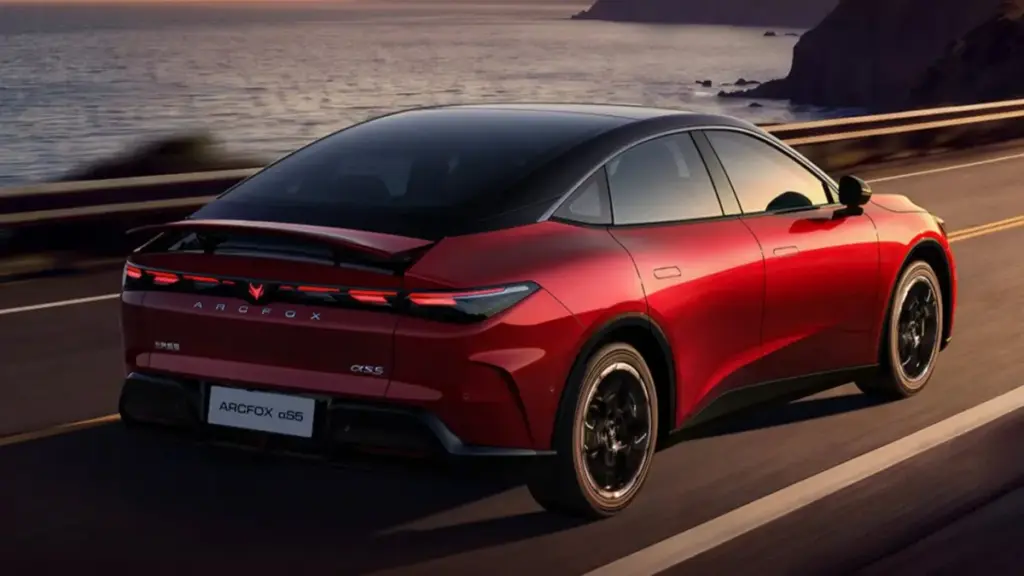 Arcfox відкрив передпродажі електричного седана Alpha S5 на 2027 рік