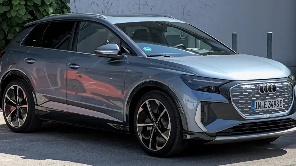 Audi відкликає 9048 кросоверів Q4 e-tron через ризик займання батареї