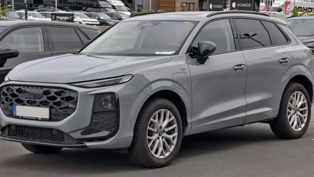Audi випустила новий плагін-гібрид Q3 із запасом ходу понад 100 км