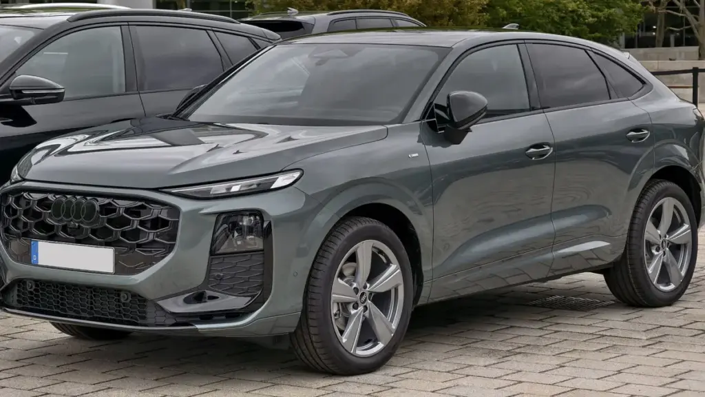 Audi випустила новий плагін-гібрид Q3 із запасом ходу понад 100 км