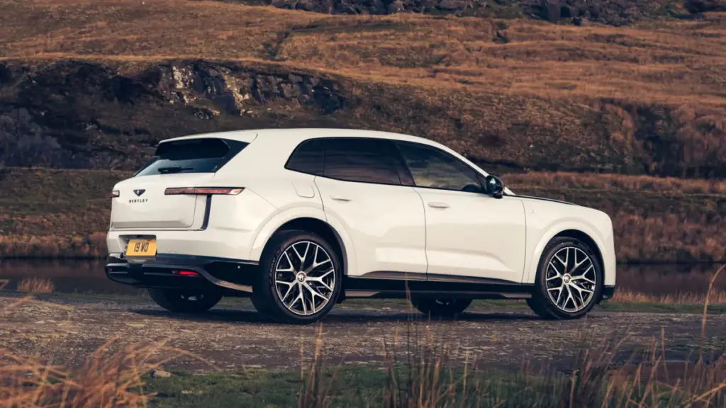 Bentley представила специфікацію First Edition для електричного SUV Torcal