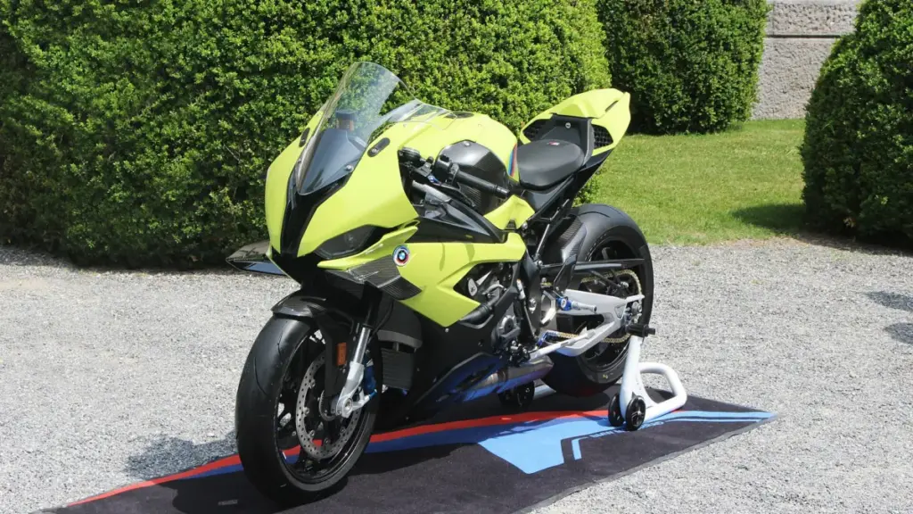 BMW анонсувала новий спортивний мотоцикл F 450 RR з двигуном на 48 к.с.