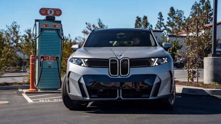 BMW iX5 продемонстрував швидку зарядку потужністю до 460 кВт