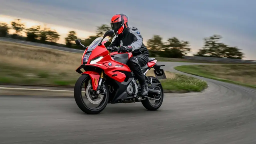 BMW Motorrad анонсувала спортбайк F 450 RR для категорії A2