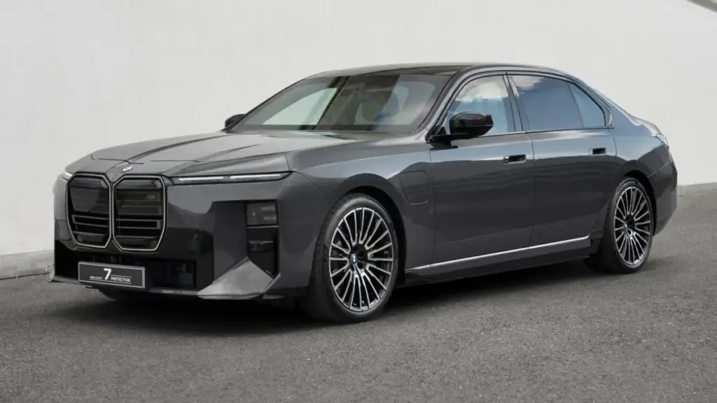 BMW представила новий концепт захищеного седана Concept 7 Protection