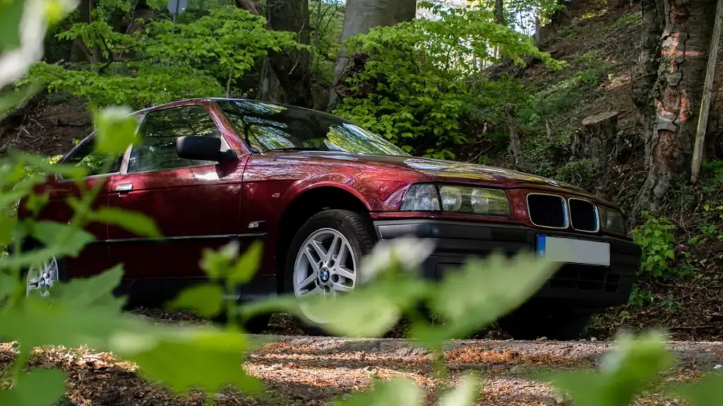 BMW розсекретила невідомий п'ятидверний прототип хетчбека 316i Compact з 1990-х