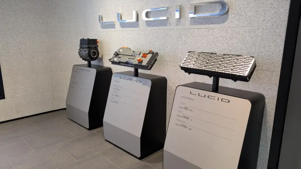 Bolt та Lucid обрали софт Nvidia для своїх майбутніх роботаксі в Європі