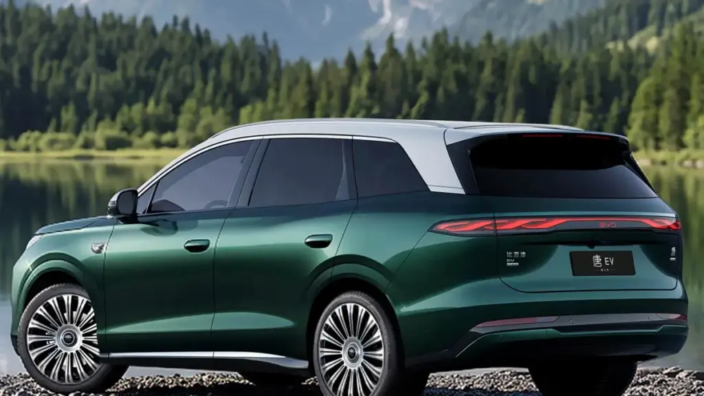 BYD анонсувала інтерфейс Giant Screen для третього покоління Tang EV