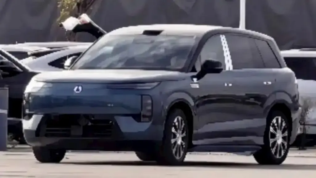 BYD готує до запуску електричний кросовер Denza N8 із запасом ходу понад 1000 км