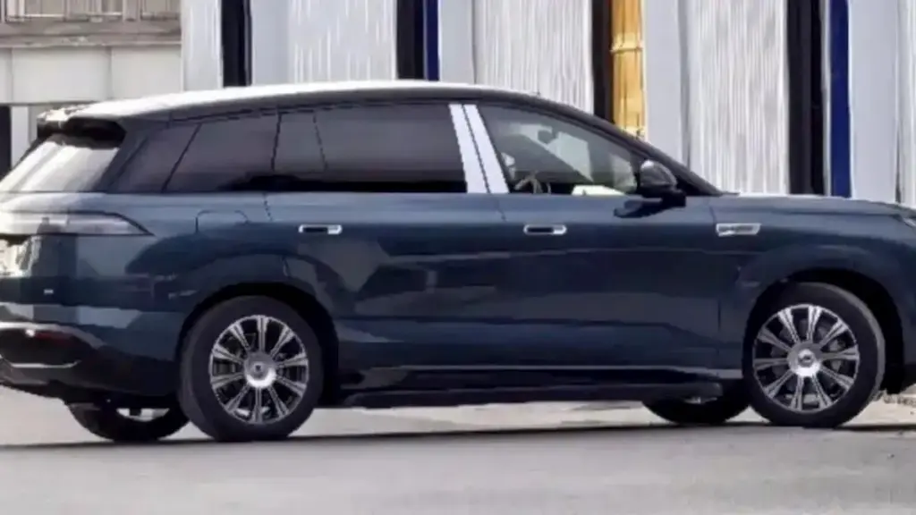 BYD готує до запуску електричний кросовер Denza N8 із запасом ходу понад 1000 км