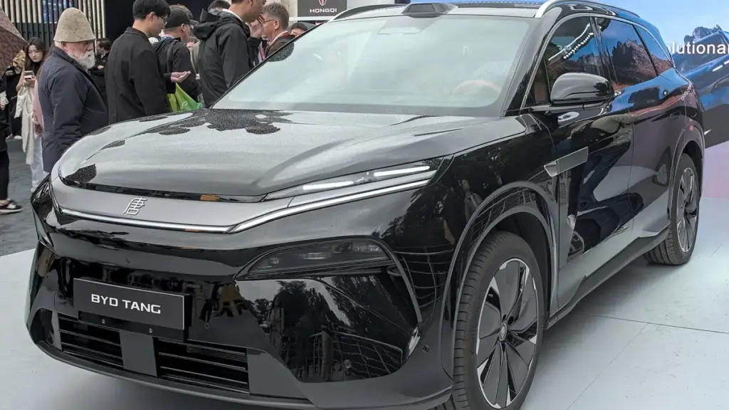 BYD готує потужний кросовер Tang EV нового покоління на 691 к.с.
