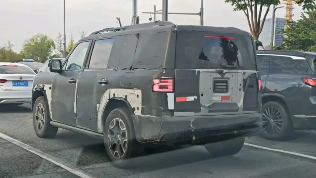 BYD готує збільшену версію кросовера Fang Cheng Bao Ti 7