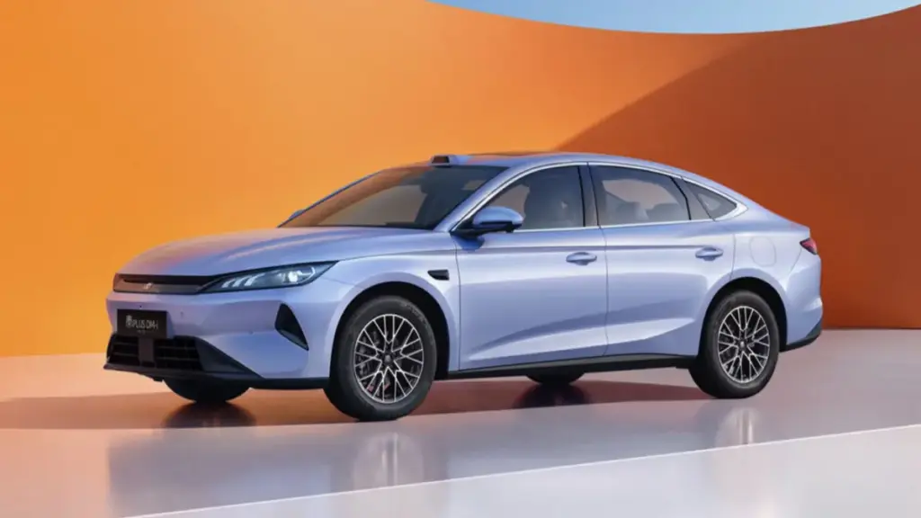 BYD випустила третє покоління седана Qin Plus DM-i з запасом ходу до 2290 км