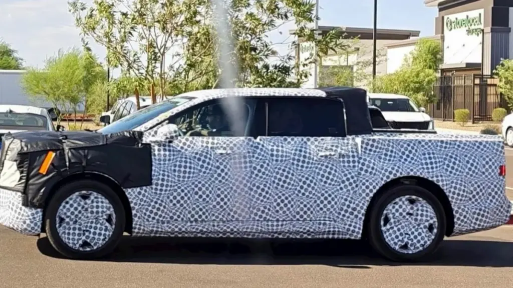 Бюджетний електричний пікап Ford Fathom помітили біля штаб-квартири