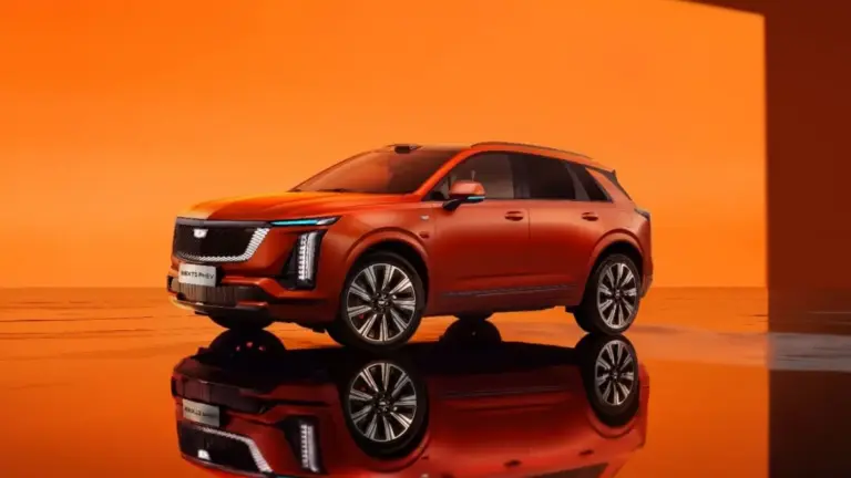 Cadillac презентував новий гібридний кросовер XT5 PHEV для ринку Китаю