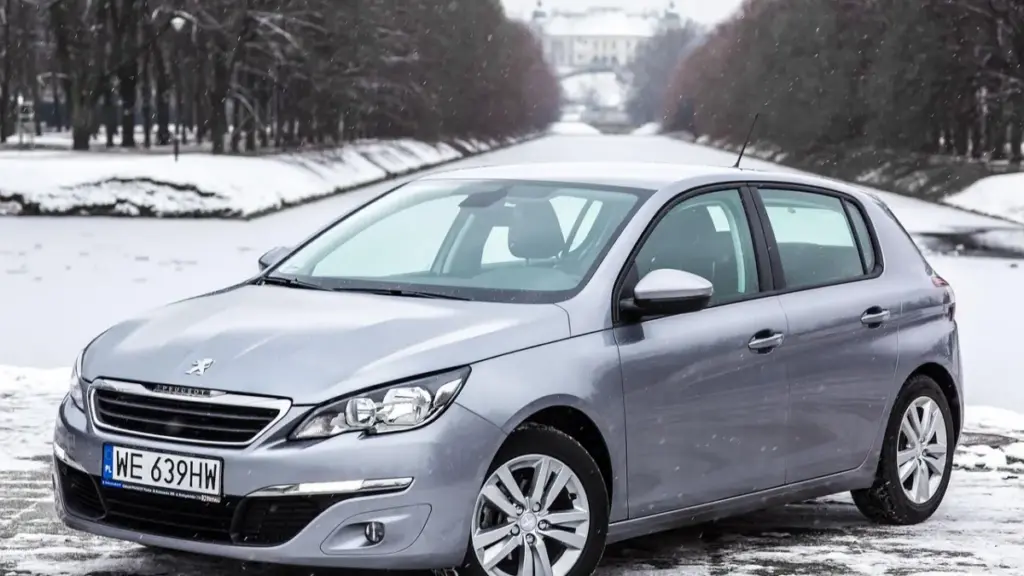 Четверте покоління Peugeot 308 може перетворитися на яскравий фастбек