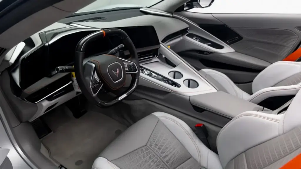 Chevrolet Corvette ZR1X Quail Silver Limited Edition продали за $430 000