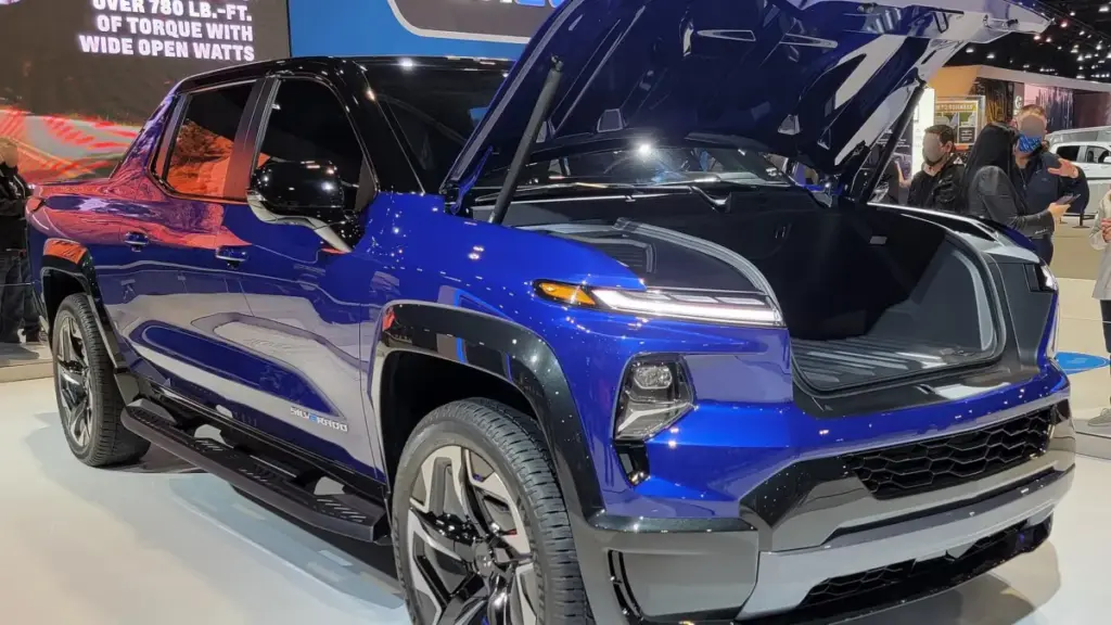 Chevrolet Silverado EV 2027 року отримав нові комплектації та роз'єм NACS