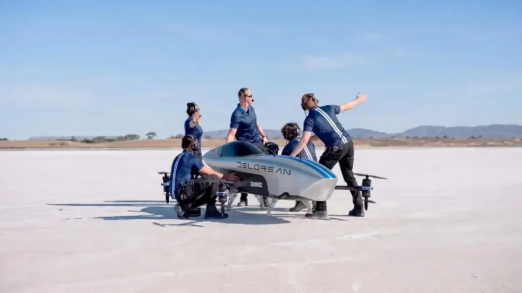 DeLorean долучається до перегонів літаючих авто Airspeeder