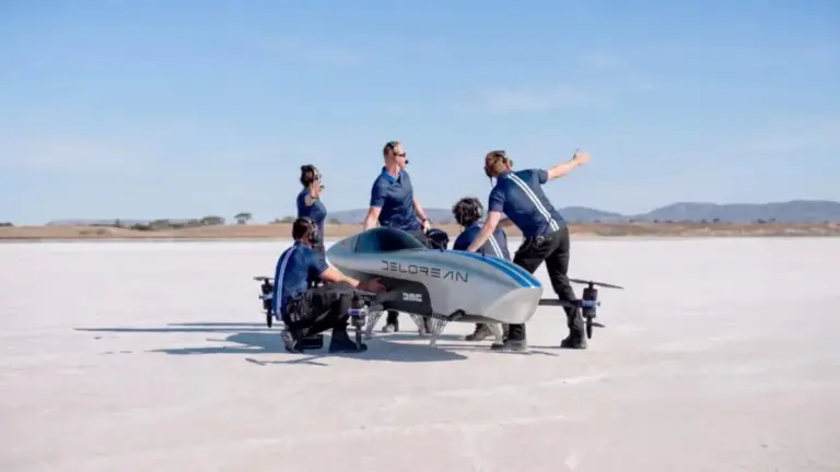 DeLorean долучається до перегонів літаючих авто Airspeeder