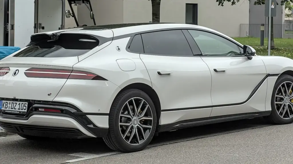 Denza Z9GT дебютував у Гонконзі з новою батареєю та швидкою зарядкою
