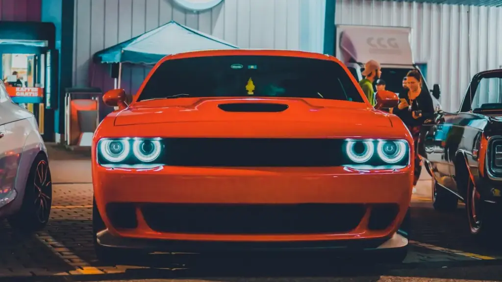 Dodge збільшує гарантію на задні ліхтарі Dodge Durango та нагадує про характеристики лінійки Charger