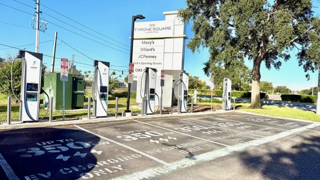 Electrify America відкрила свою найбільшу зарядну станцію в Орландо