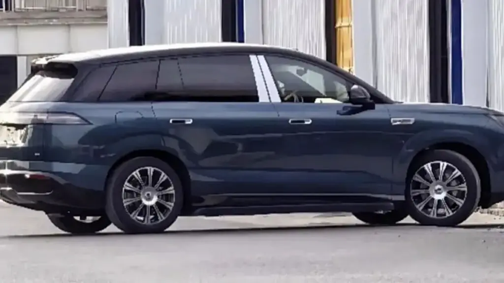 Електричний кросовер BYD Denza N8 отримав потужність 1193 к.с.