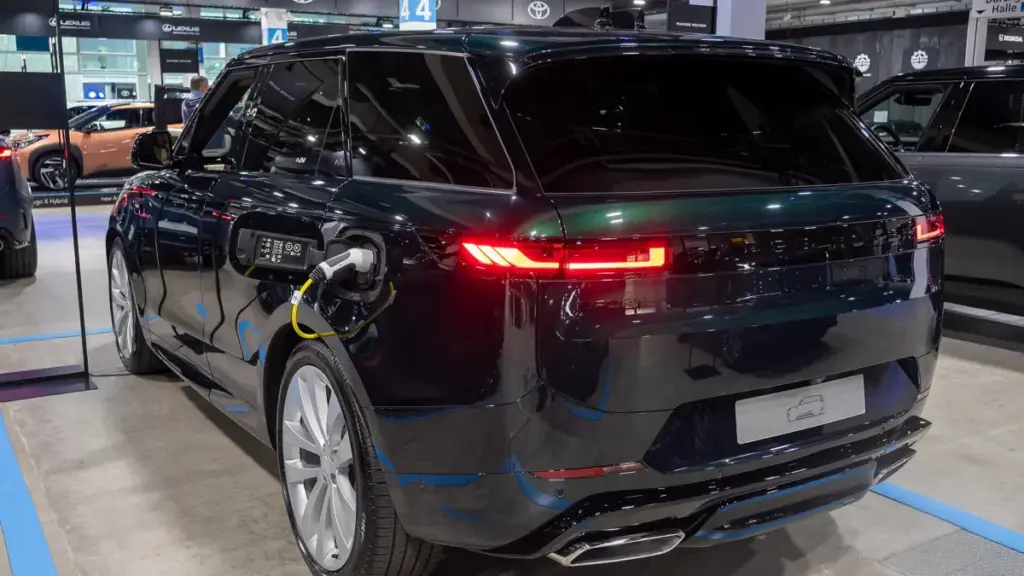 Електричний Range Rover Sport потужністю 550 к.с. доступний в Україні