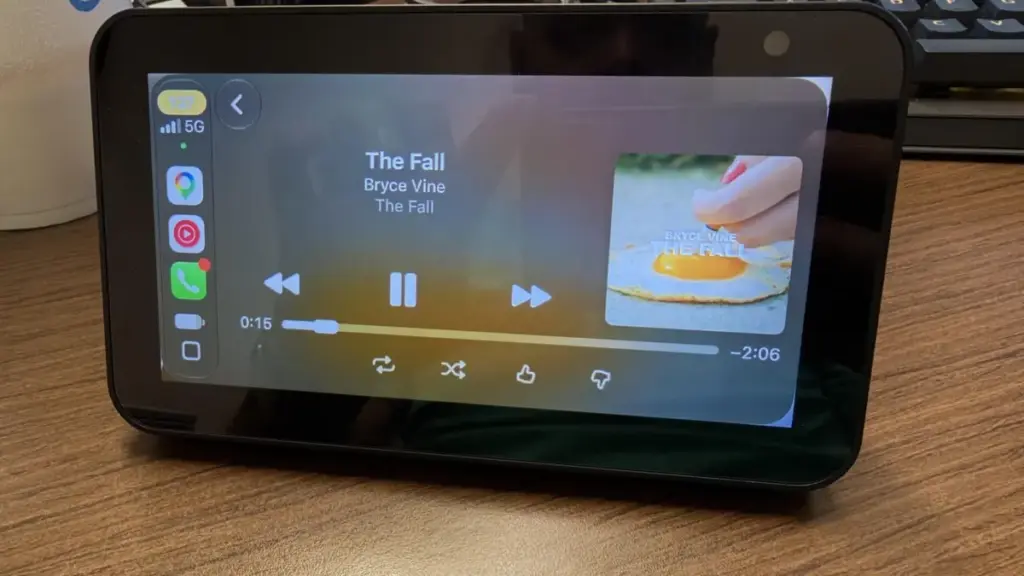 Ентузіаст перетворив Amazon Echo Show на дисплей з Apple CarPlay