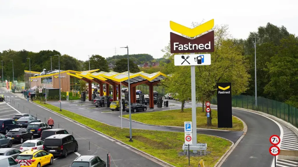 Fastned звітує про стрімке зростання виторгу та розширення мережі