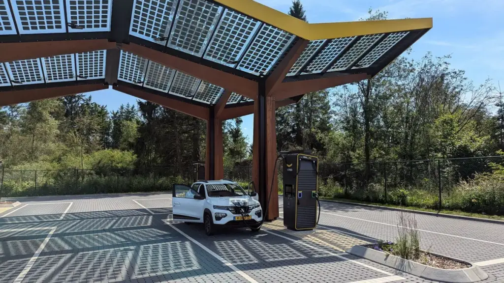 Fastned звітує про стрімке зростання виторгу та розширення мережі
