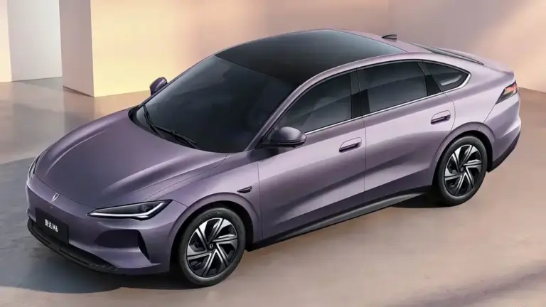 FAW-Volkswagen випустив перший електромобіль бренду — седан Jetta M6
