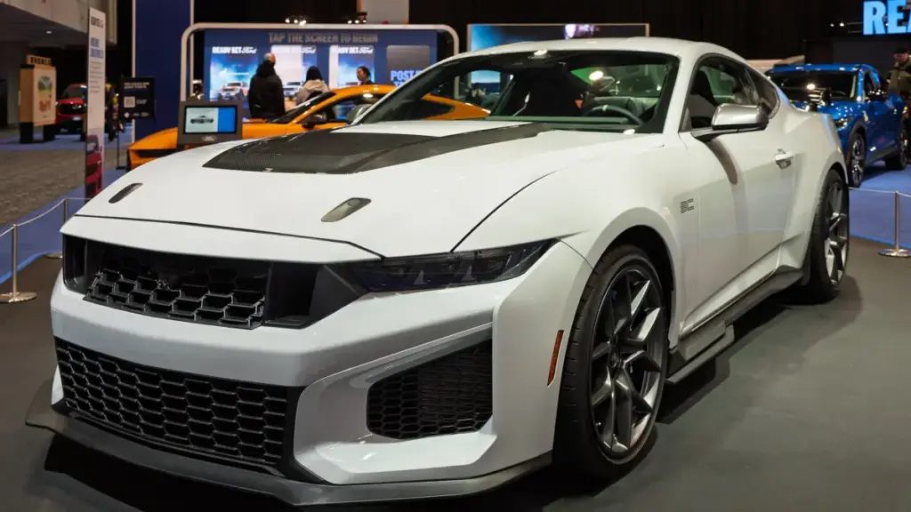 Ford Mustang Dark Horse SC ледь не отримав назву Boss