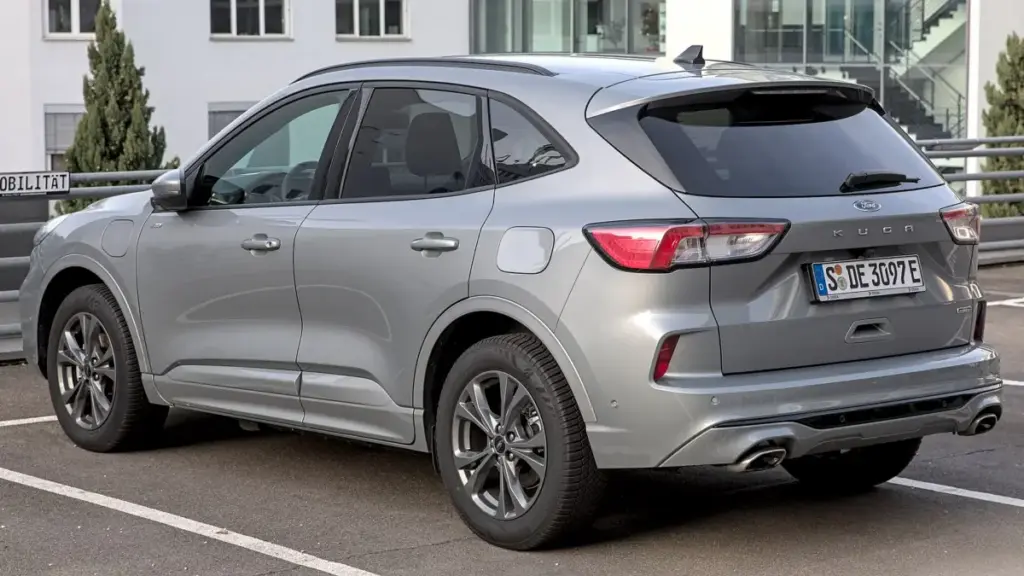 Ford оголосив відкликання кросовера Kuga через проблеми з проводкою