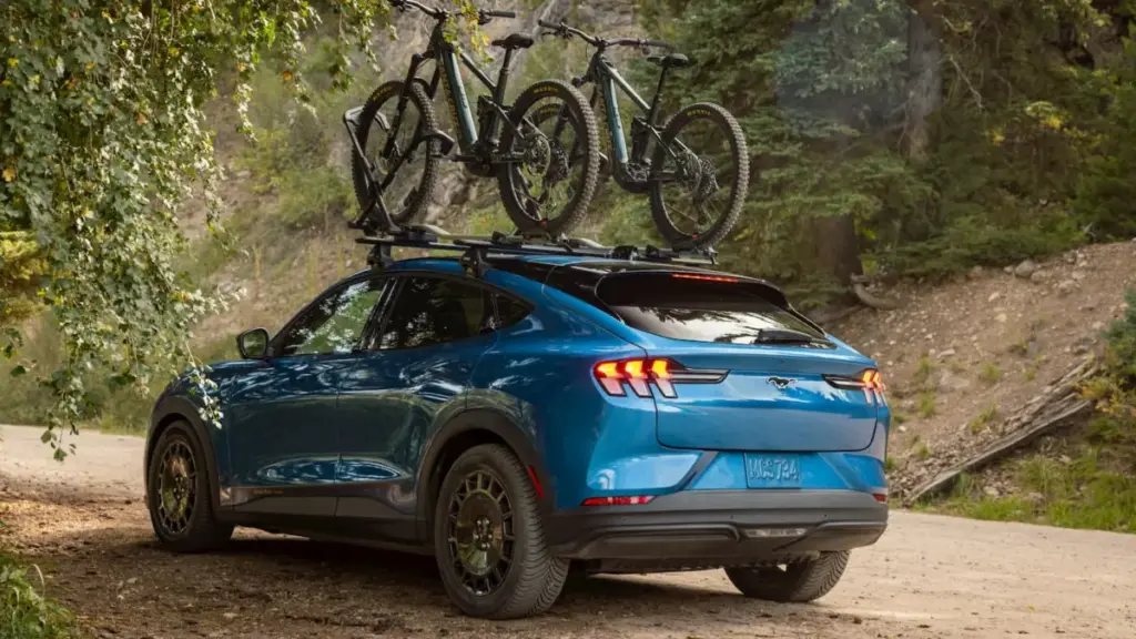 Ford оновив кросовер Mustang Mach-E на 2027 рік: батарея Extended-Range та версія Trail