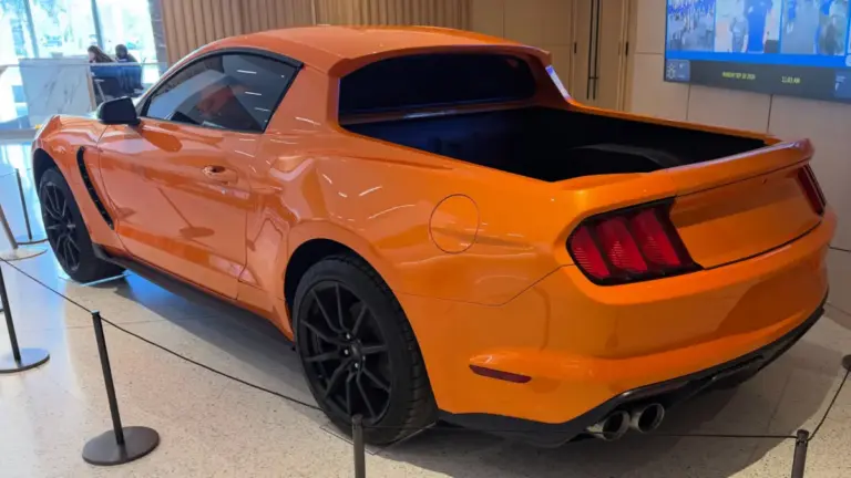 Ford показав унікальний пікап на базі Mustang попереднього покоління