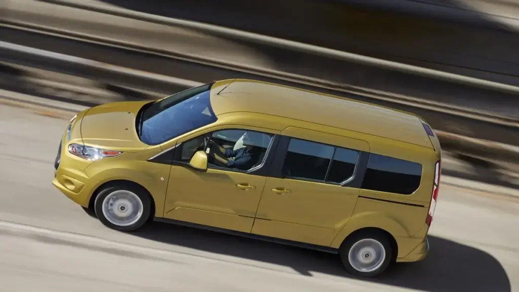 Ford відкликає фургони Transit Connect через проблеми з камерами