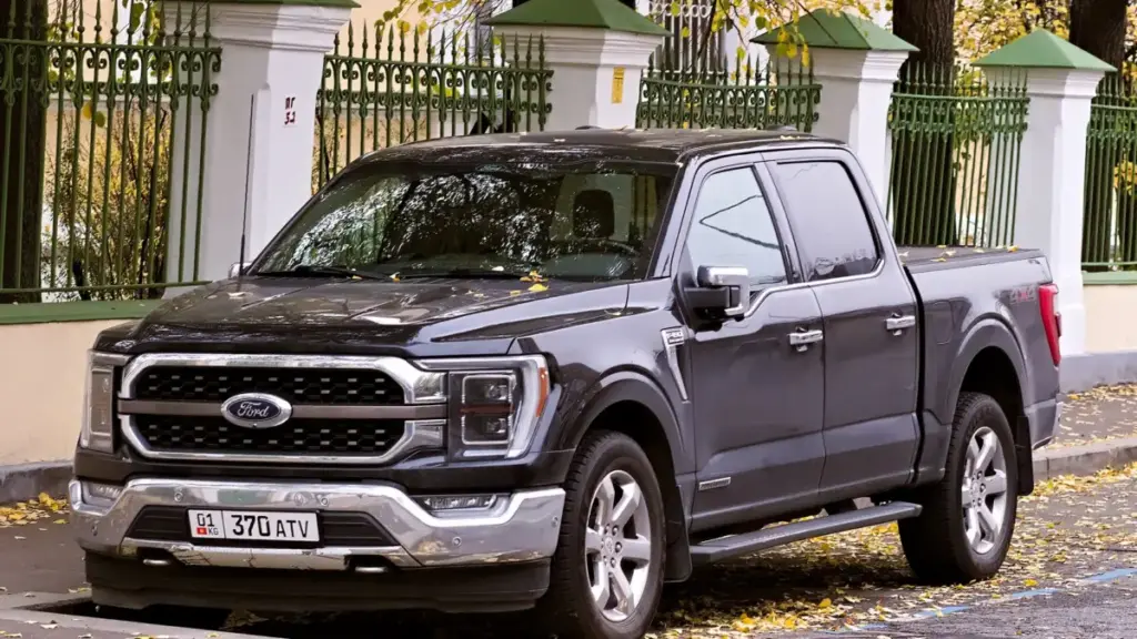 Ford відкликає пікапи F-150 через проблеми з кріпленням сидінь
