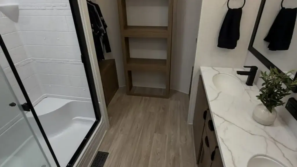 Forest River анонсувала розкішний трейлер Salem Grand Villa 43RLL