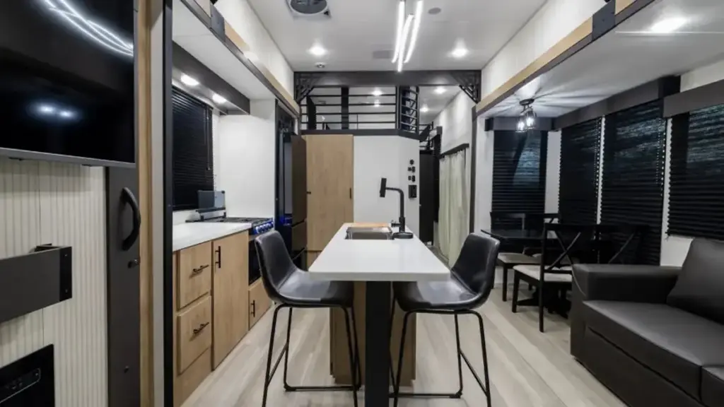 Forest River презентувала кемпер Campsite Reserve 39JD вартістю понад $71 000