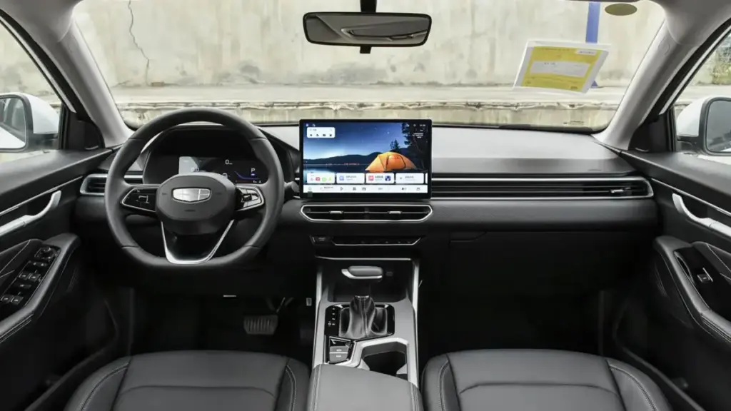 Geely презентувала оновлений седан Emgrand 2027 модельного року