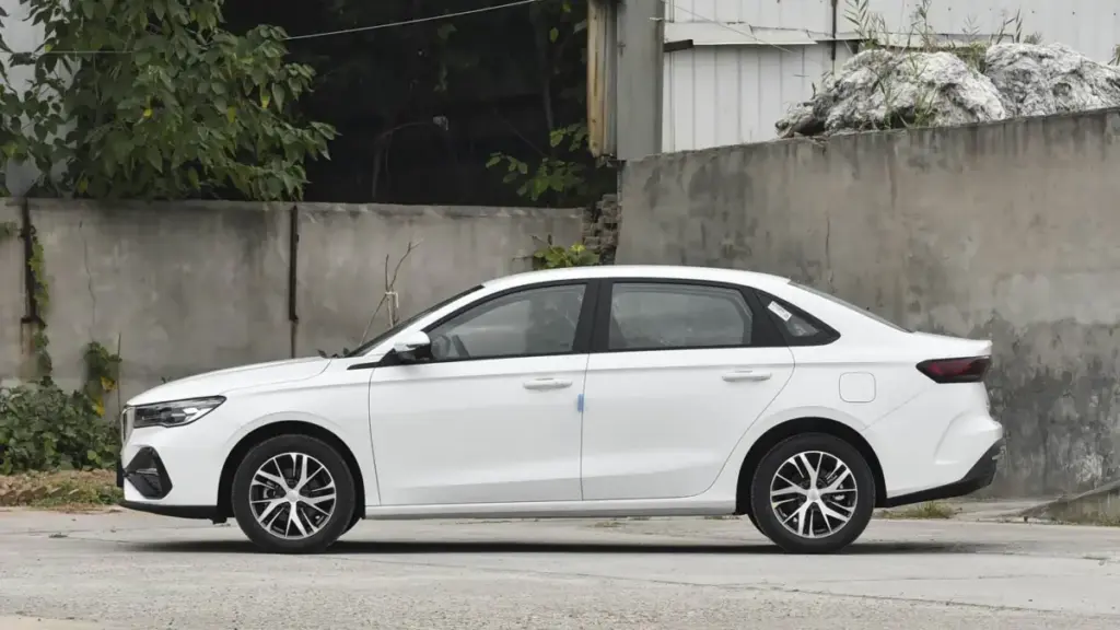 Geely презентувала оновлений седан Emgrand 2027 модельного року