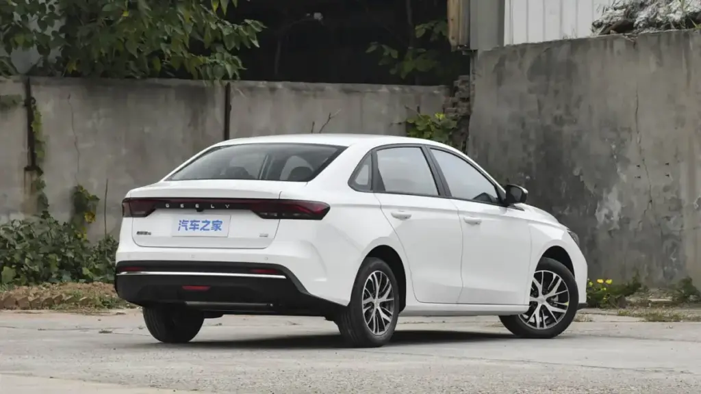 Geely презентувала оновлений седан Emgrand 2027 модельного року