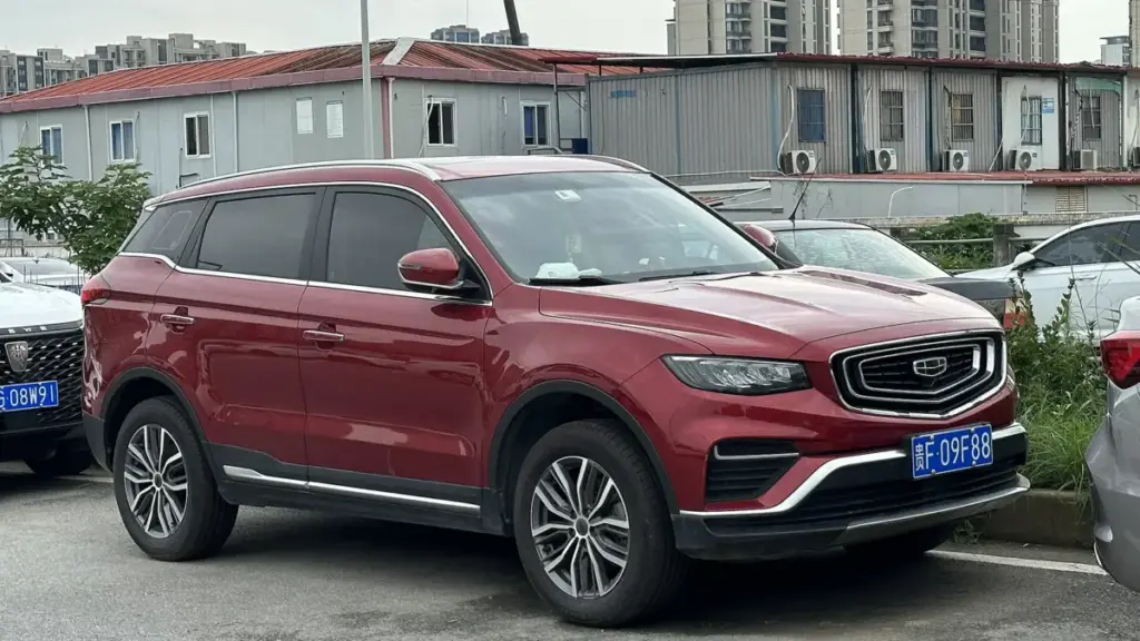 Geely відкрила соту точку продажу у Великій Британії та звітує про 10 тисяч авто
