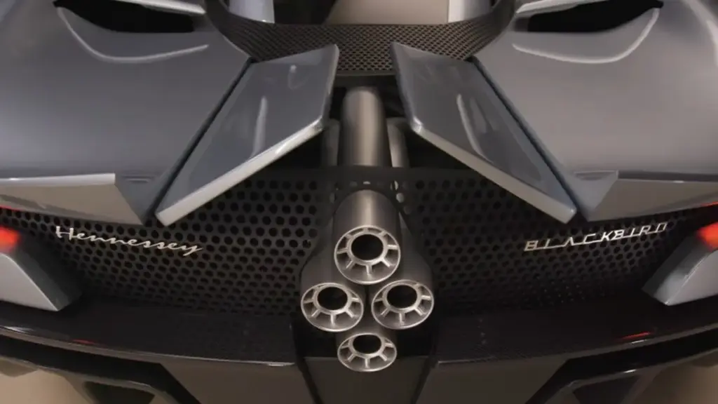 Hennessey Blackbird: атмосферний гіперкар без екранiв та електрифікації
